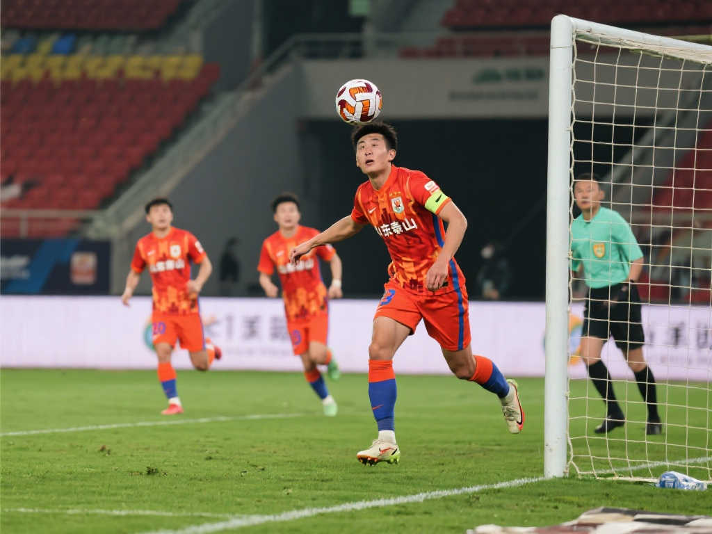 记者盘点泰山上赛季球员现状：克雷桑归队，韩镕泽在海牛训练.